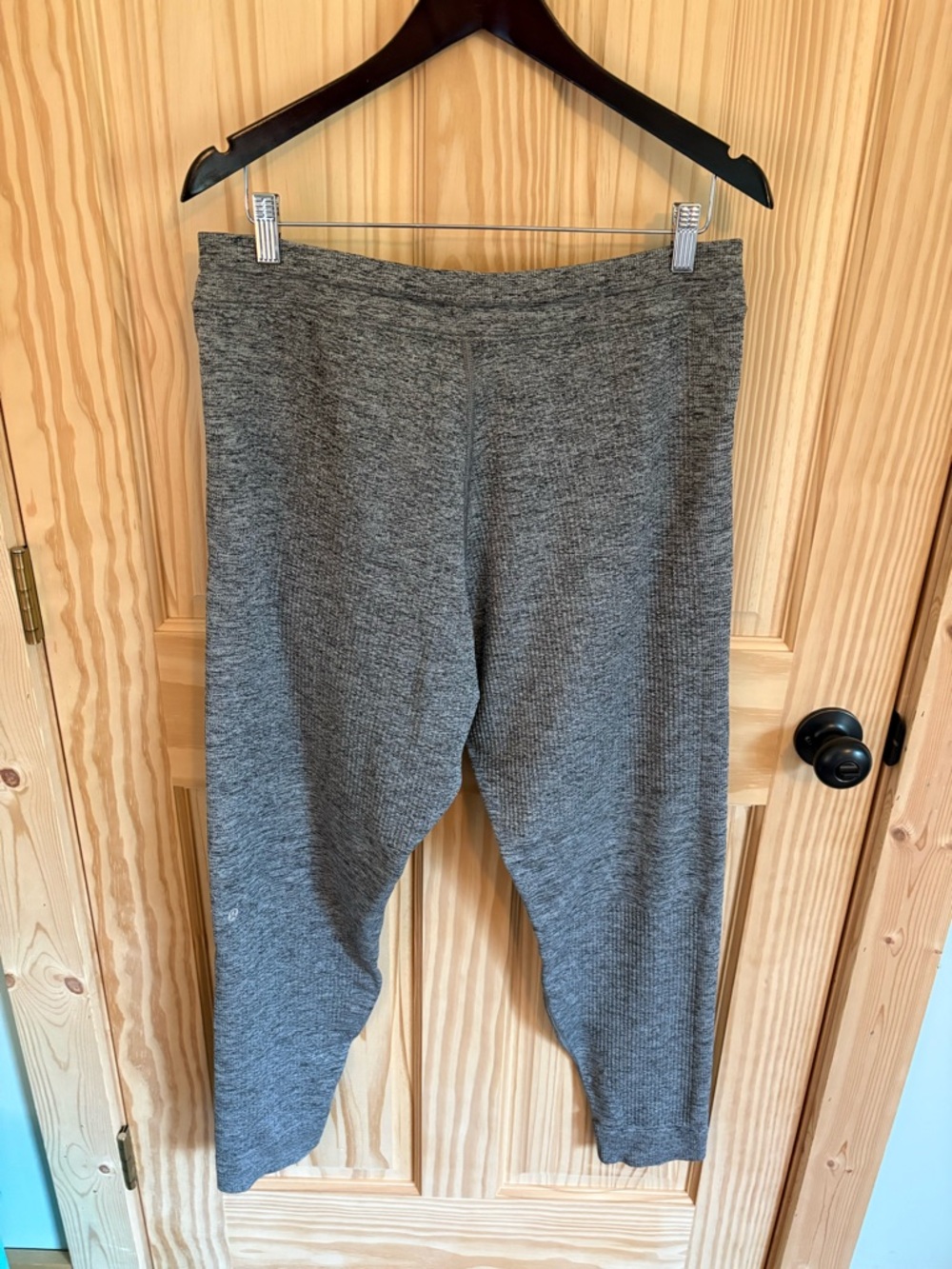 Lululemon Engineered Warmth Merino Wool Jogger Vapor/Gull Grey/Black. Size XL. - Picture 9 of 15